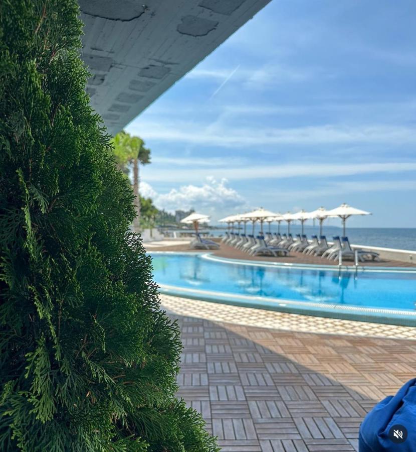 Sea&Sun&Sand Luxury Apartment In Durrës Exteriör bild