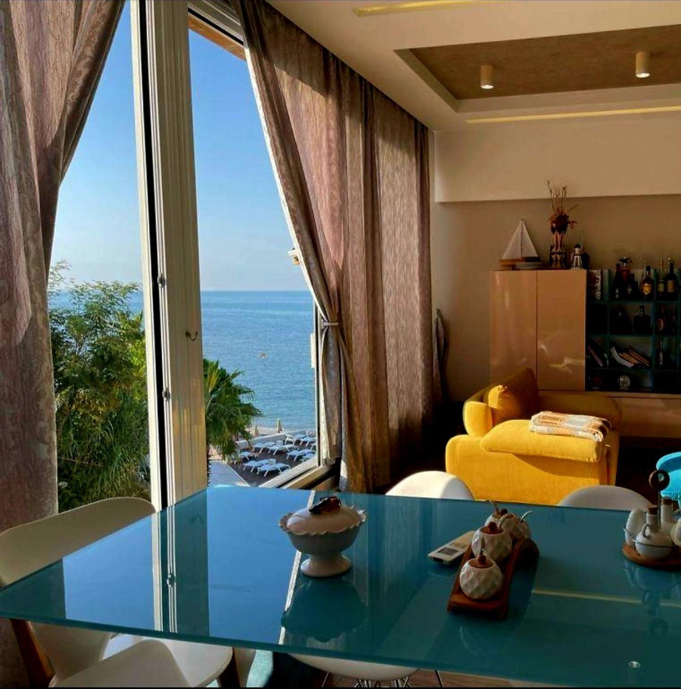 Sea&Sun&Sand Luxury Apartment In Durrës Exteriör bild