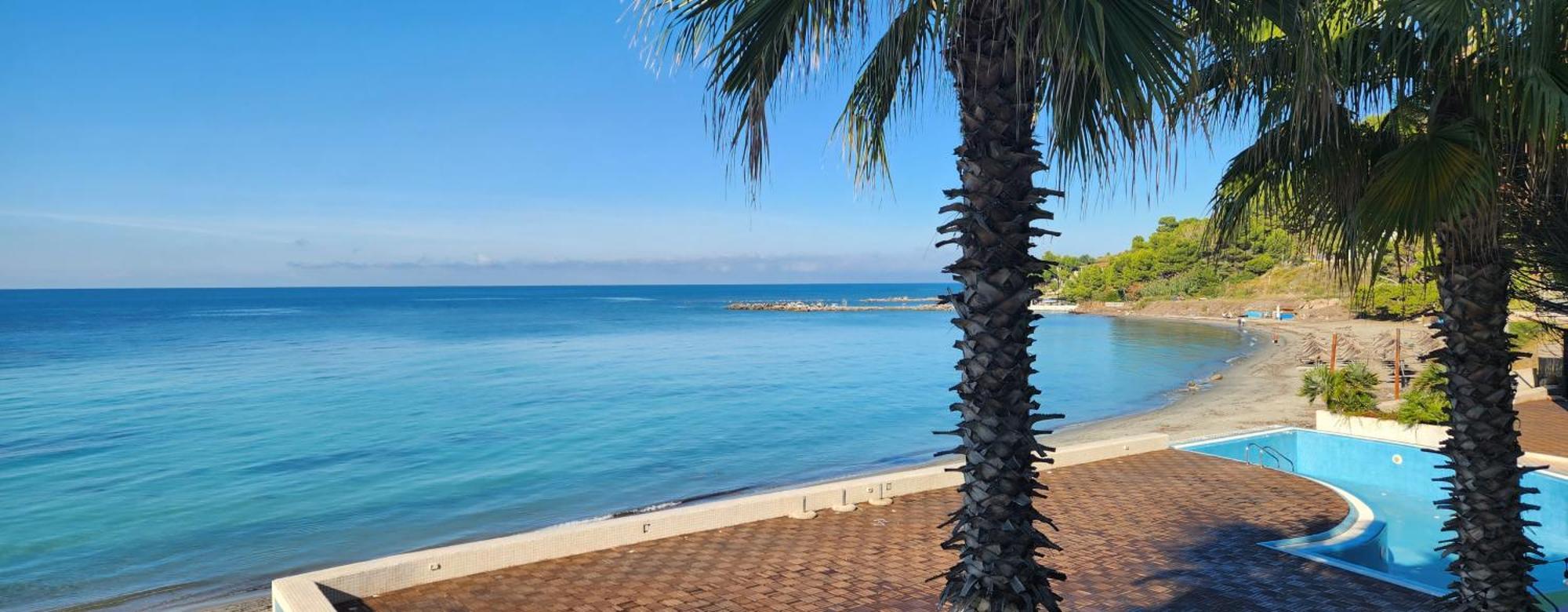 Sea&Sun&Sand Luxury Apartment In Durrës Exteriör bild